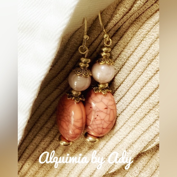 ALQUIMIA Jewelry - GOLD PEACH MOONSTONE VINTAGE EARRINGS